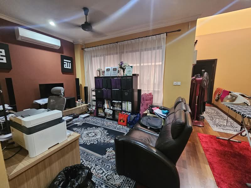 2-storey Terraced House for Sale in Bukit Jelutong (Shah Alam) - Winny Su - Living Room - PropertyGuru.com.my