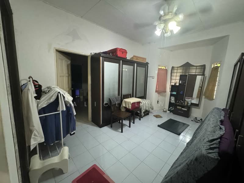Bungalow for Sale in Serendah (Selangor) - Alice Low - Bedroom - PropertyGuru.com.my