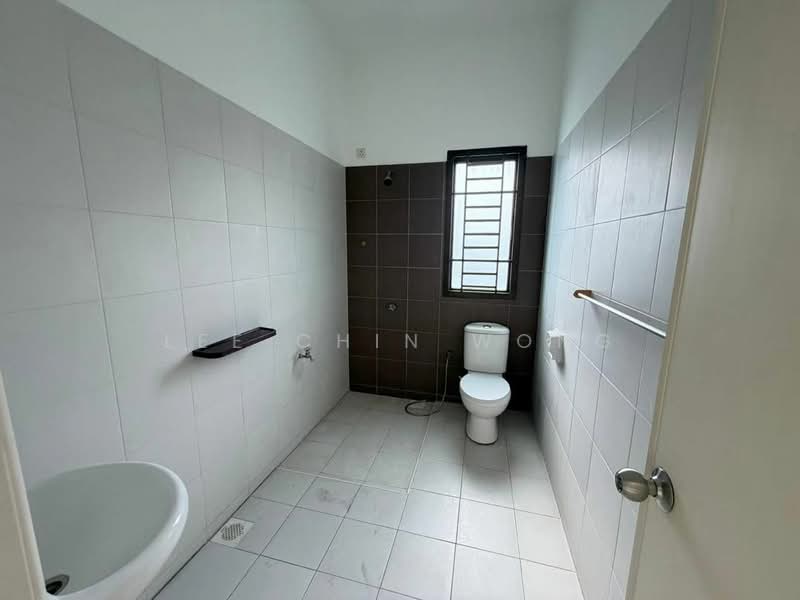 Cluster House for Sale in Taman Adda Heights (Tebrau) - Lee Chin Wong - Bathroom - PropertyGuru.com.my