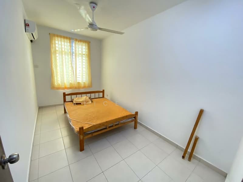 3-storey Terraced House for Rent in Taman Kundang Jaya (Rawang) - Alice Low - Bedroom - PropertyGuru.com.my