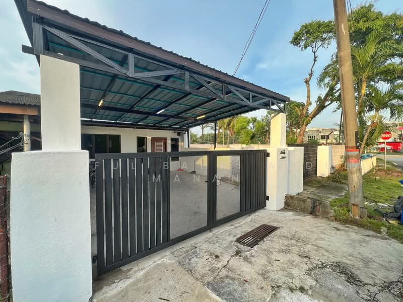 Rumah Teres 1 Tingkat untuk Dijual di Laman Glenmarie (Shah Alam) - Saiful Bahri Abdul Manan - Exterior - PropertyGuru.com.my