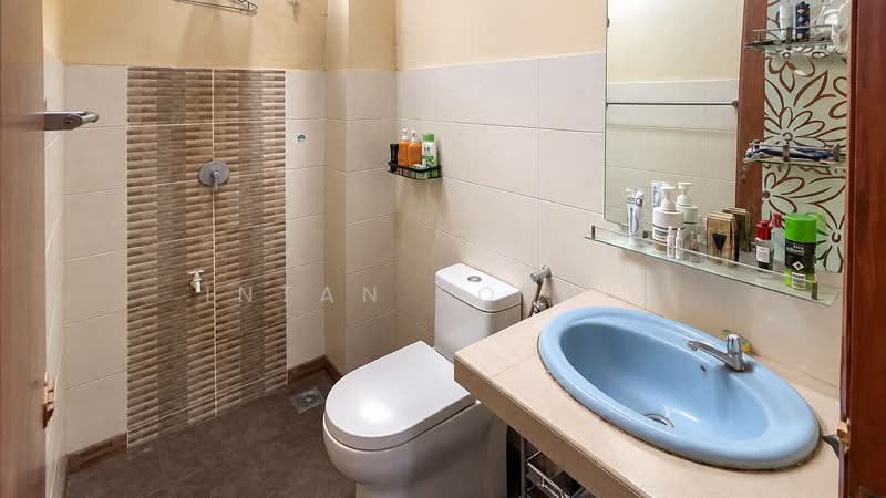 2-storey Terraced House for Sale in Usj 11 (Subang Jaya) - Intan Sophia - Bathroom - PropertyGuru.com.my
