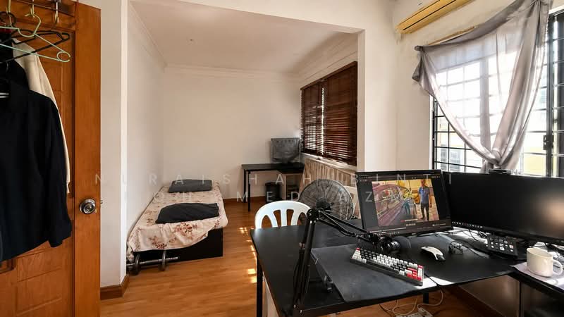Rumah Teres 2 Tingkat untuk Dijual di Usj 11 (Subang Jaya) - Nuraishah Binti Mohamed Azmi - Bedroom - PropertyGuru.com.my