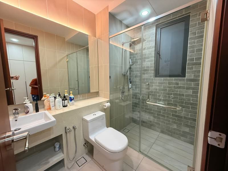 Kondominium untuk Disewa di Queens Residences Q1 @ Queens Waterfront - Qian Wen Yeap - Bathroom - PropertyGuru.com.my