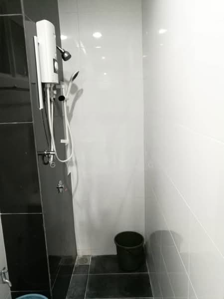 Kondominium untuk Disewa di The Clovers - Gyson Goh - Bathroom - PropertyGuru.com.my