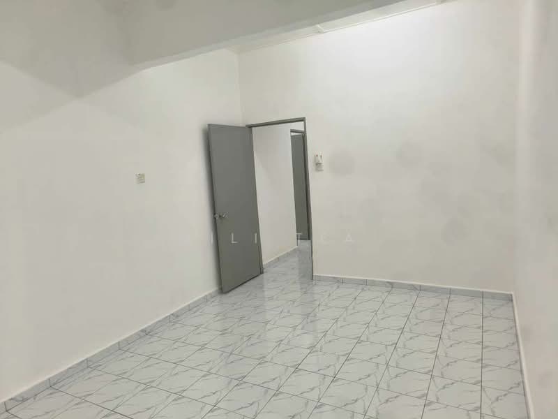 2-storey Terraced House for Sale in Taman Universiti (Skudai) - Lili Tea - PropertyGuru.com.my