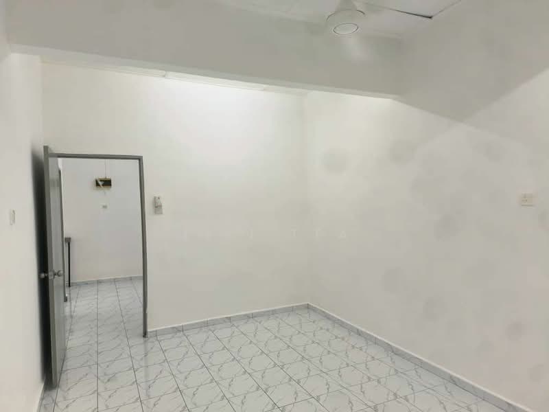2-storey Terraced House for Sale in Taman Universiti (Skudai) - Lili Tea - PropertyGuru.com.my