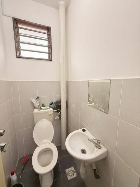 Rumah Teres 2 Tingkat untuk Dijual di Taman Setia Indah (Tebrau) - Lee Chin Wong - Bathroom - PropertyGuru.com.my
