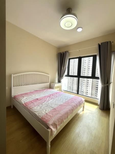 Condominium for Sale at Amberside @ Country Garden Danga Bay - Sheng Long - Bedroom - PropertyGuru.com.my