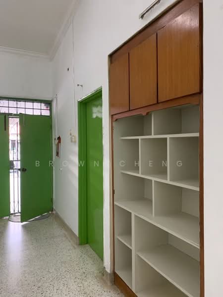 1-storey Terraced House for Rent in Taman Pelangi (Johor Bahru) - Brown Cheng - Entrance - PropertyGuru.com.my