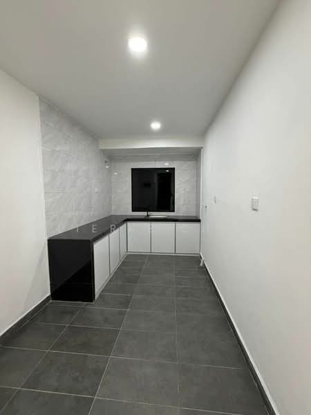 Rumah Bandar untuk Dijual di Taman Tampoi Indah (Tampoi) - Pierre Chin - Kitchen - PropertyGuru.com.my