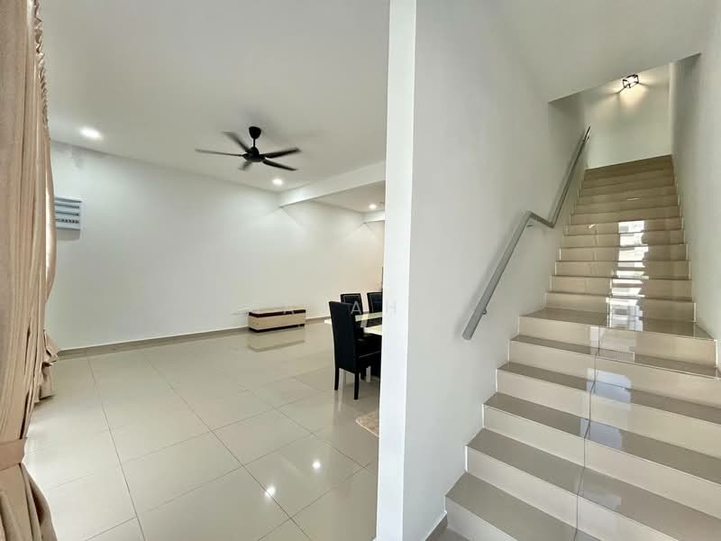 Rumah Teres 2 Tingkat untuk Disewa di Kajang (Selangor) - Sarah . - Living Room - PropertyGuru.com.my