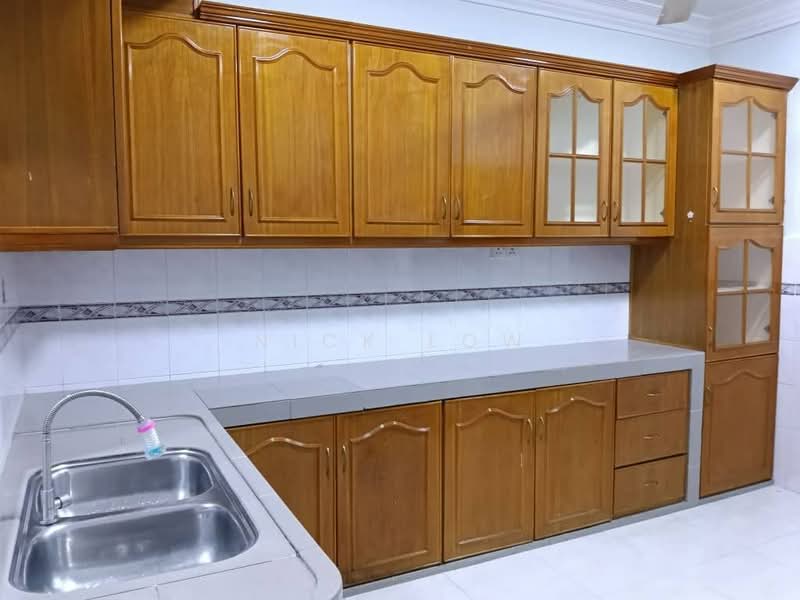 1-storey Terraced House for Rent in Taman Pelangi (Johor Bahru) - Nick Low - Kitchen - PropertyGuru.com.my