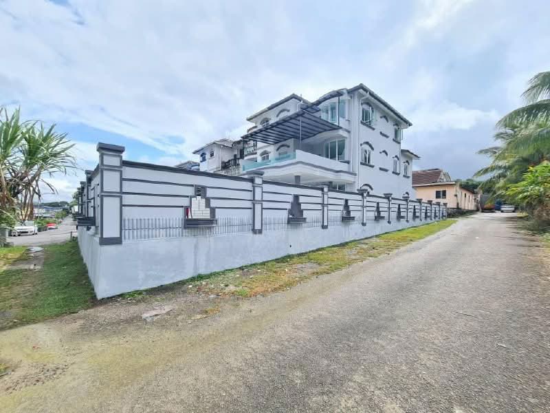 2.5-storey Terraced House for Sale in Taman Pulai Utama (Skudai) - Melinda Ee - Exterior - PropertyGuru.com.my