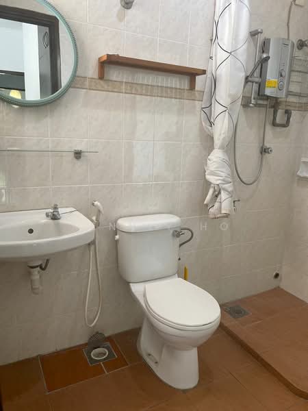 Rumah Teres 2 Tingkat untuk Disewa di Damansara Jaya (Petaling Jaya) - Kennly Ho - Bathroom - PropertyGuru.com.my