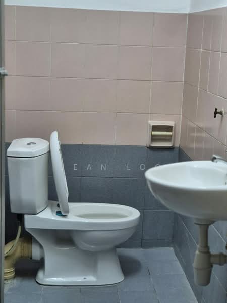 Condominium for Sale at Vista Perdana - Sean Loo - Bathroom - PropertyGuru.com.my
