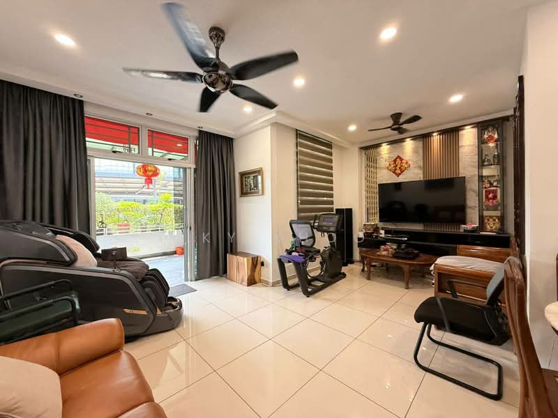 Kondominium untuk Dijual di The Seed Taman Sutera Utama - Sky Khoo - Living Room - PropertyGuru.com.my