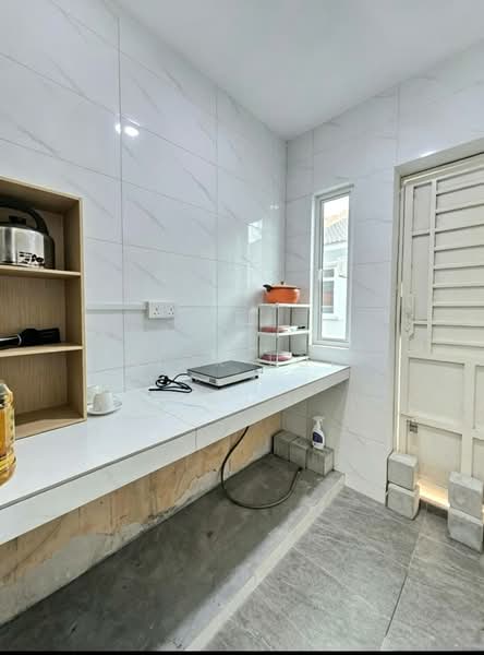 1-storey Terraced House for Rent in Taman Mount Austin (Tebrau) - Nick Low - Kitchen - PropertyGuru.com.my