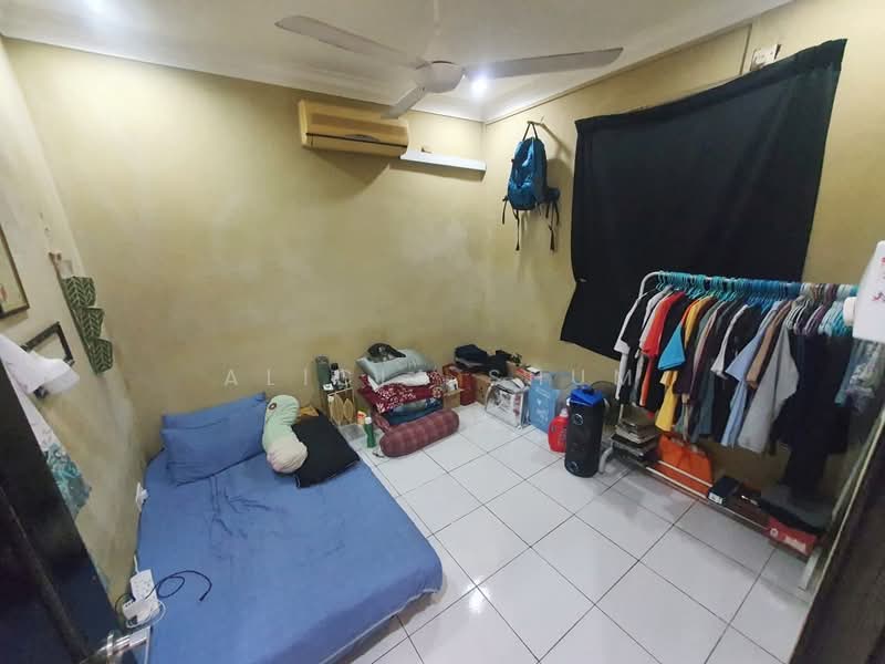 Rumah Teres 1 Tingkat untuk Disewa di Taman Ungku Tun Aminah (Skudai) - Alicia Shum - Bedroom - PropertyGuru.com.my