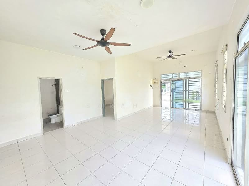 Semi-Detached House for Sale in Taman Srikandi (Telok Panglima Garang) - Sarah . - Living Room - PropertyGuru.com.my