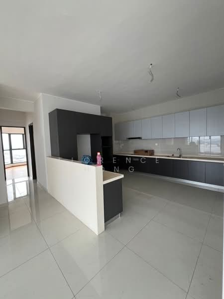 Condominium for Sale at Kings Bay @ Country Garden Danga Bay - Florence Hong - Kitchen - PropertyGuru.com.my