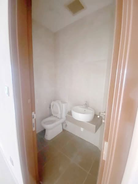 Servis Apartment untuk Dijual di J.Dupion Residence - Felix Wong - Bathroom - PropertyGuru.com.my