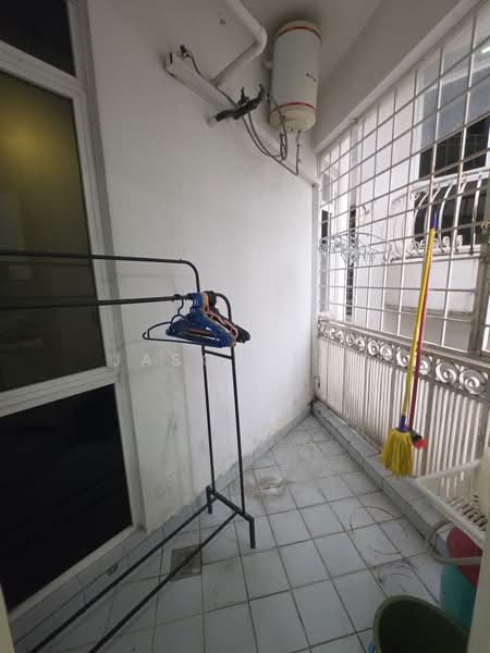 Kondominium untuk Disewa di 1A Stonor - Jason Toh - Balcony - PropertyGuru.com.my