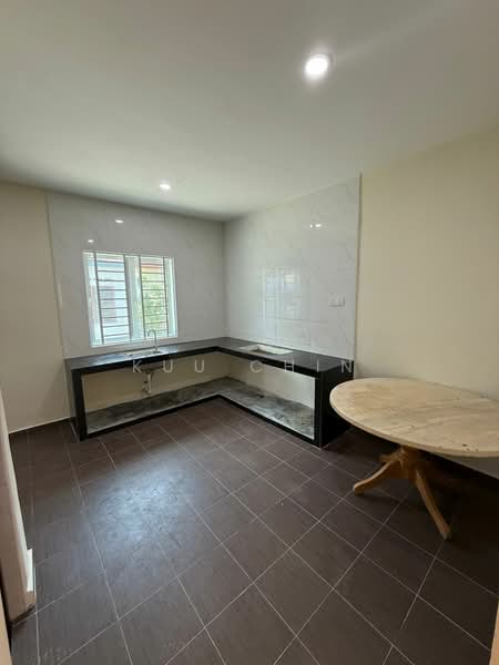 Rumah Teres 2 Tingkat untuk Dijual di Taman Sri Muhibbah (Kulai) - Kuu Chin - Kitchen - PropertyGuru.com.my