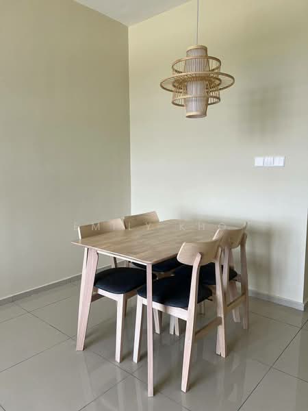 Servis Apartment untuk Disewa di Seiring Residensi - Emily Kho - Dining Room - PropertyGuru.com.my
