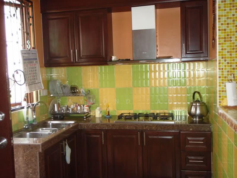 Rumah Berkembar untuk Dijual di Petaling Jaya (Selangor) - Raymond Tan - Kitchen - PropertyGuru.com.my