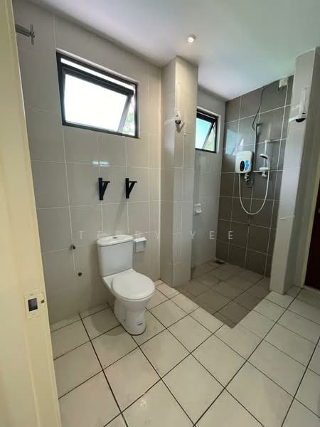 2-storey Terraced House for Rent in Bandar Kinrara Seksyen 1 (Bandar Kinrara) - Terry Yee - Bathroom - PropertyGuru.com.my