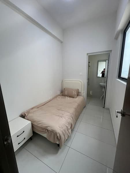 Service Residence for Sale at Kings Bay @ Country Garden Danga Bay - Florence Hong - Bedroom - PropertyGuru.com.my