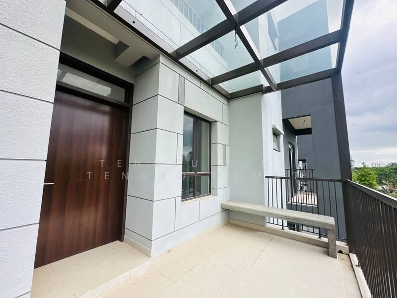 Rumah Teres 3 Tingkat untuk Dijual di Cyberjaya (Selangor) - Tengku June Tengku Mamat - Balcony - PropertyGuru.com.my