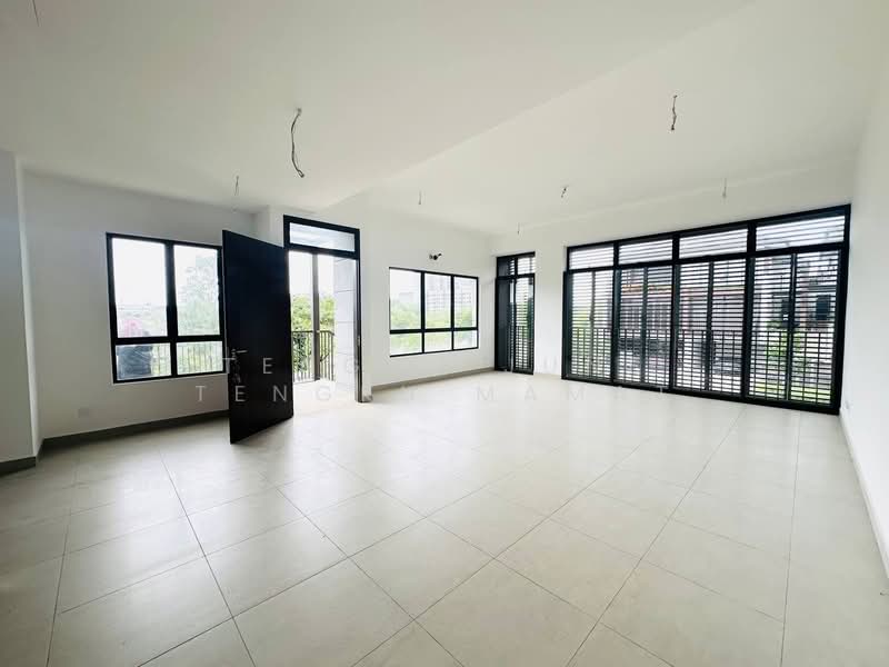 Rumah Teres 3 Tingkat untuk Dijual di Cyberjaya (Selangor) - Tengku June Tengku Mamat - Living Room - PropertyGuru.com.my