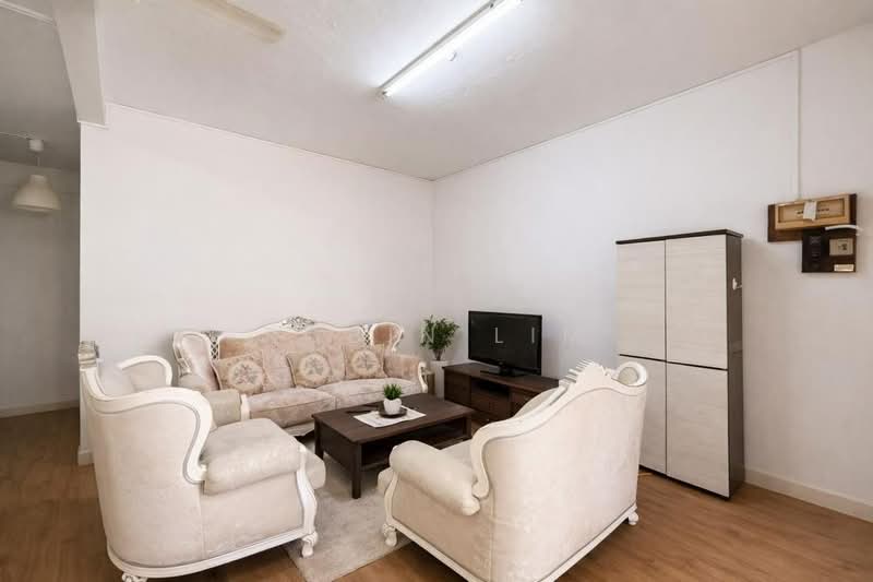Rumah Teres 2 Tingkat untuk Dijual di Taman Sri Tebrau (Johor Bahru) - Robin Lim - Living Room - PropertyGuru.com.my