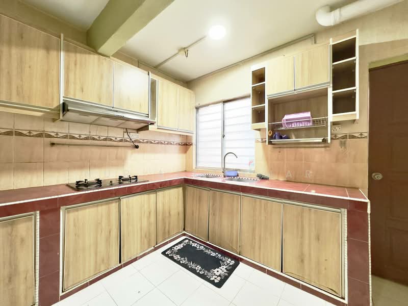 Rumah Teres 2 Tingkat untuk Dijual di Shah Alam (Selangor) - Nur Alia Omar - Kitchen - PropertyGuru.com.my