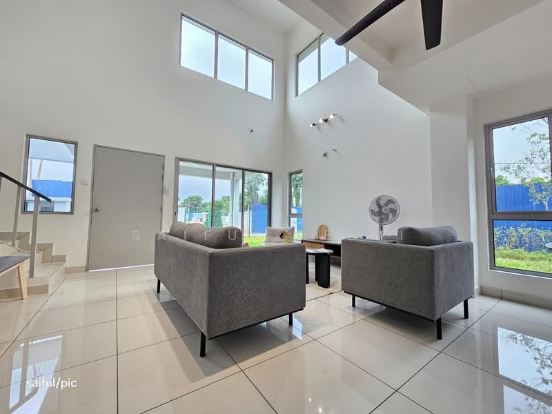 2-storey Terraced House for Sale in Pulau Indah (Klang) - SAIFUL HELMI - Living Room - PropertyGuru.com.my