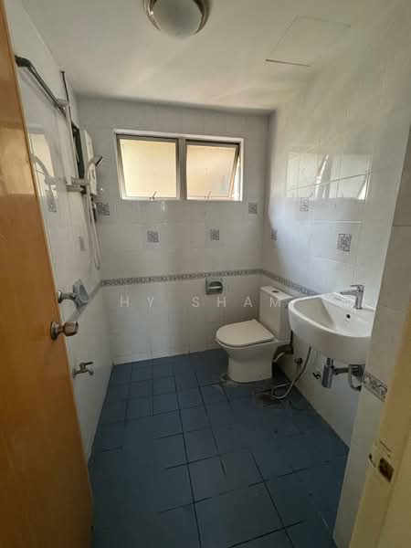 Pangsapuri untuk Disewa di Pangsapuri Kelana Impian - HY Sham - Bathroom - PropertyGuru.com.my