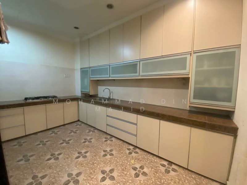 Semi-Detached House for Sale in D'Kayangan (Shah Alam) - Mohammad Din Majid - Kitchen - PropertyGuru.com.my