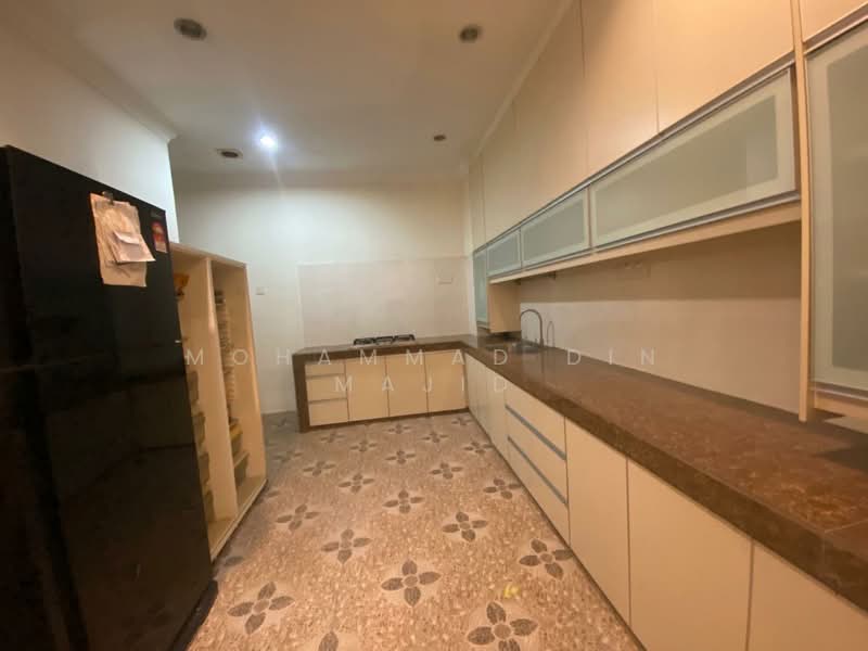 Semi-Detached House for Sale in D'Kayangan (Shah Alam) - Mohammad Din Majid - Kitchen - PropertyGuru.com.my