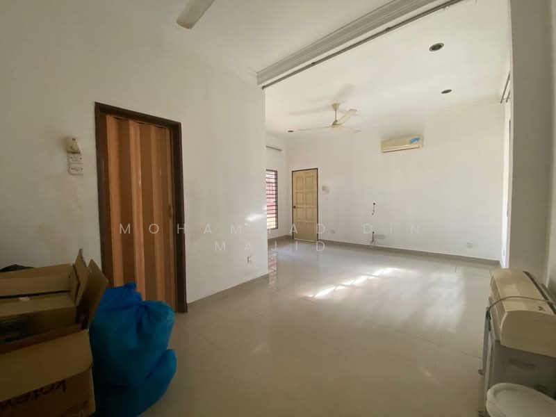 Semi-Detached House for Sale in D'Kayangan (Shah Alam) - Mohammad Din Majid - Interior - PropertyGuru.com.my