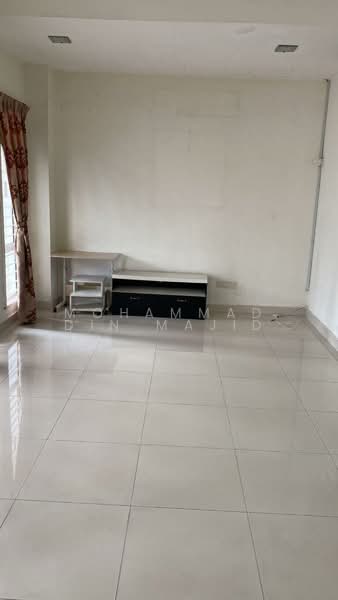 2-storey Terraced House for Sale in D'Kayangan (Shah Alam) - Mohammad Din Majid - Living Room - PropertyGuru.com.my