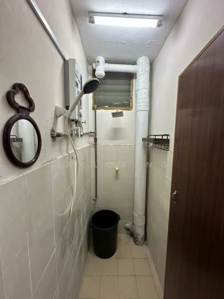 Flat for Rent at Lestari Apartment - Carlos Ng - Bathroom - PropertyGuru.com.my