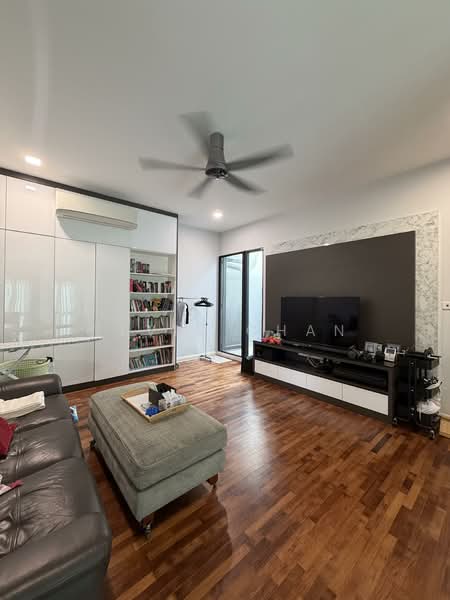 Rumah Berkembar untuk Dijual di Setia Eco Glades (Cyberjaya) - Elvis Chan - Upper Lounge / Family Area - PropertyGuru.com.my
