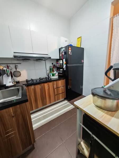 Kondominium untuk Dijual di M Condominium @ Larkin - Krystal Ho - Kitchen - PropertyGuru.com.my