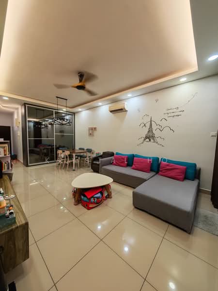 Kondominium untuk Dijual di M Condominium @ Larkin - Krystal Ho - Living Room - PropertyGuru.com.my