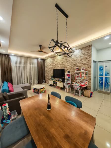 Kondominium untuk Dijual di M Condominium @ Larkin - Krystal Ho - Living Room - PropertyGuru.com.my