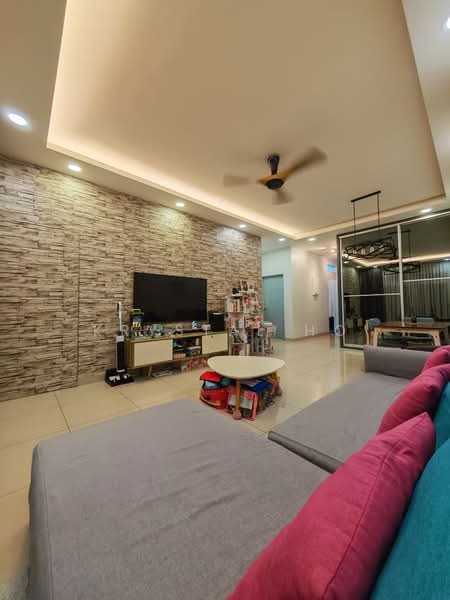 Kondominium untuk Dijual di M Condominium @ Larkin - Krystal Ho - Living Room - PropertyGuru.com.my