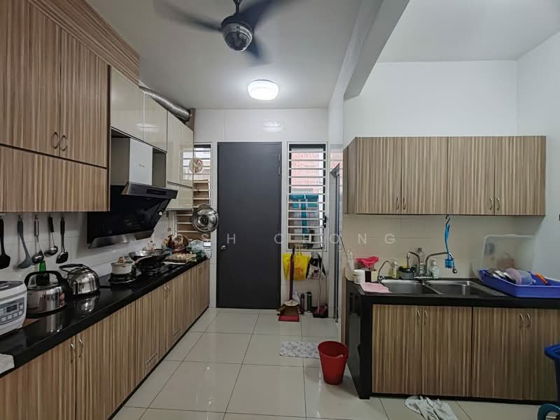 Rumah Teres 3 Tingkat untuk Dijual di Taman Putra Prima (Puchong) - Josh Chong - Kitchen - PropertyGuru.com.my