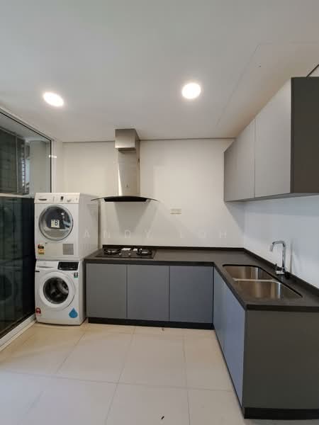 Kondominium untuk Dijual di Condominium @ The Troika - Andy Loh - Kitchen - PropertyGuru.com.my